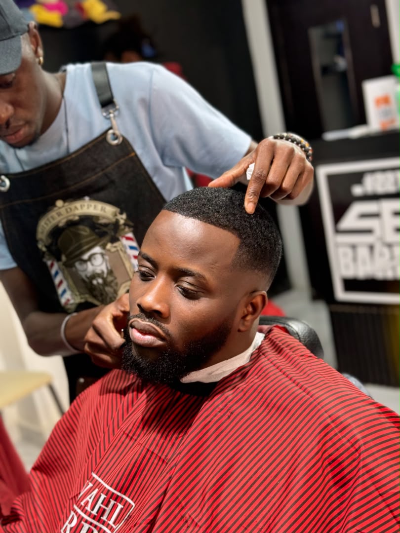 Coupe et taille de barbe